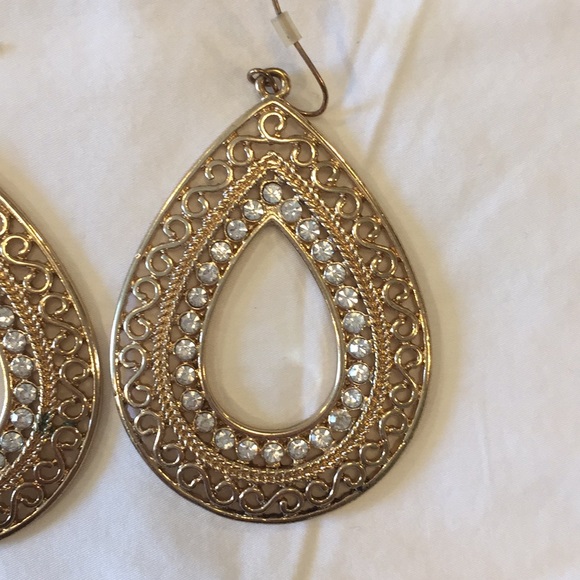 Earrings - Picture 2 of 3